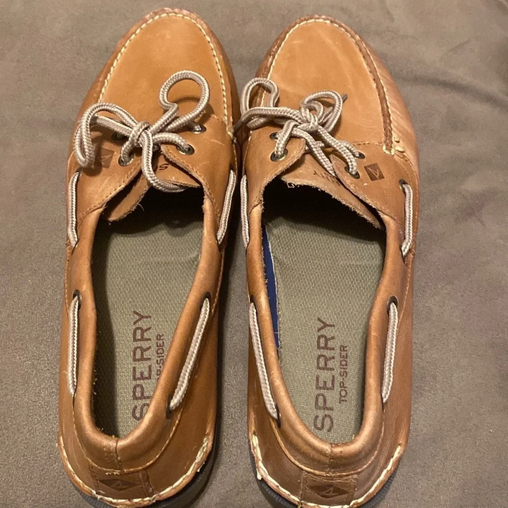 Sperry Brown Leather Boat Shoes with Gray Laces